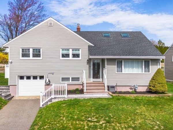24 Lennon Place, Clifton, NJ 07013