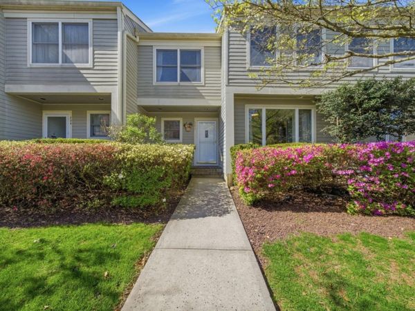 203 Knoll Way, Rocky Hill, NJ 08553