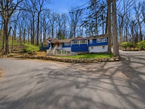 399 Springbrook Trl, Byram, NJ 07871