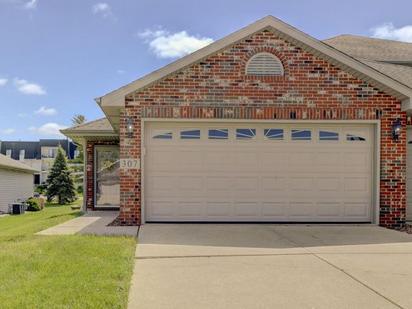307 Deertrail Lane , Schererville, IN 46375