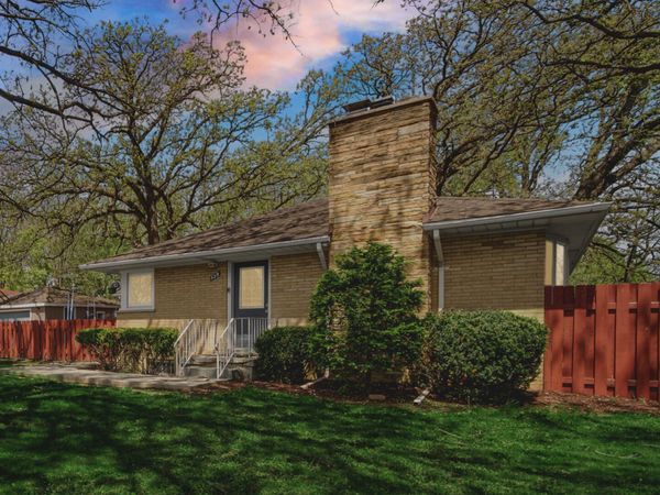 138 N Road , Schererville, IN 46375