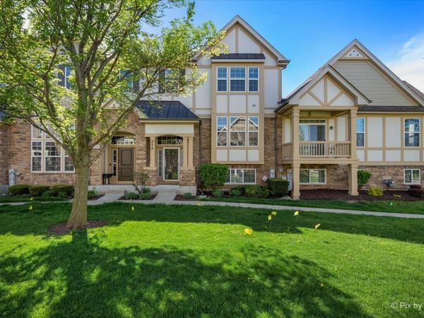 272 Bennett Drive , Carol Stream, IL 60188