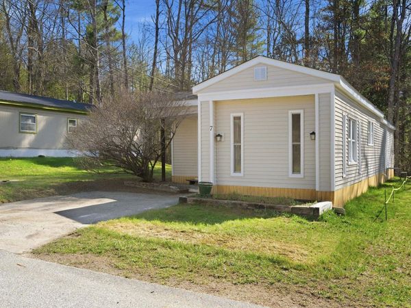 174 South Stark Highway, Unit 7, Weare, NH 03281