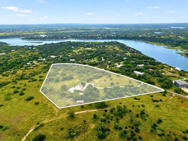 312 Paleface Point DR, Spicewood, TX 78669