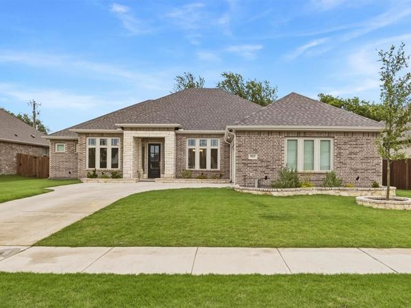 943 Richard Pittmon Drive , DeSoto, TX 75115
