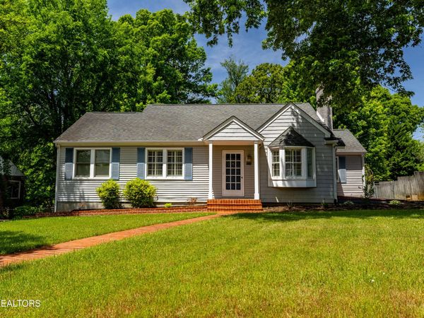 1105 Sterling Ave, Maryville, TN 37803