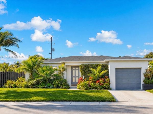 234 SE 3rd Ter, Dania Beach, FL 33004