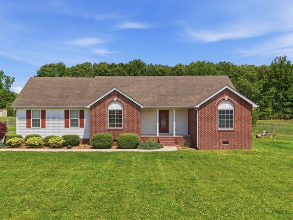 115 Linda Ln, Tullahoma, TN 37388