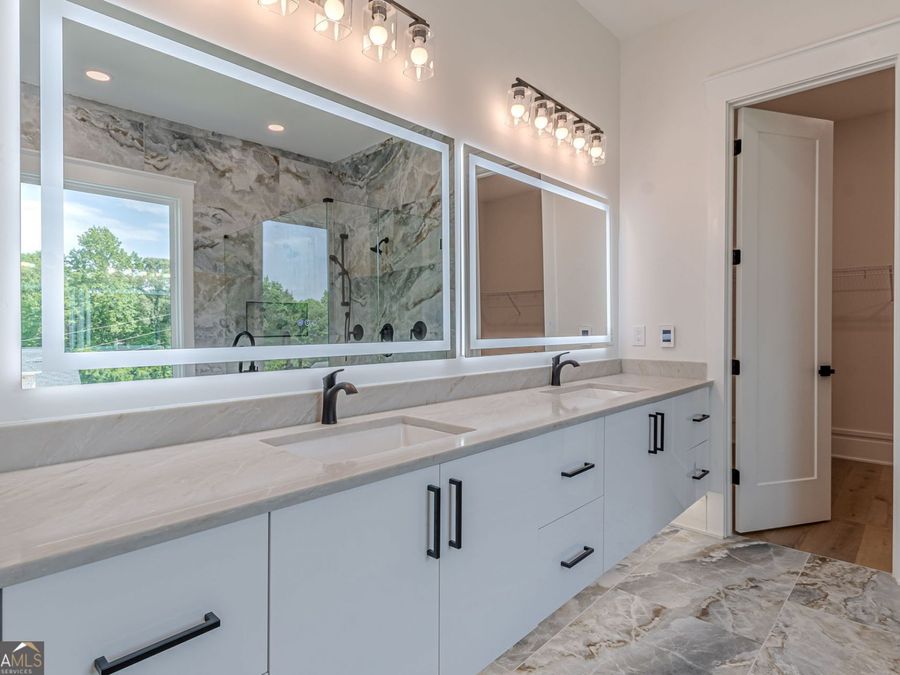 Property Image 111