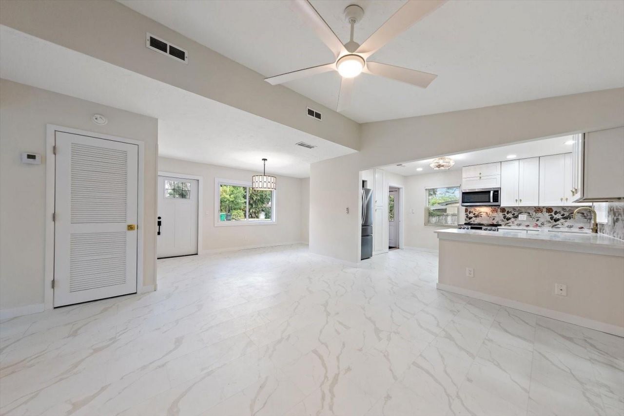 11012 52nd Avenue N, Saint Petersburg, FL 33708 Photo