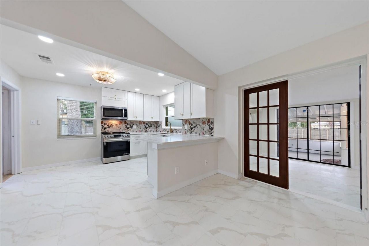 11012 52nd Avenue N, Saint Petersburg, FL 33708 Photo