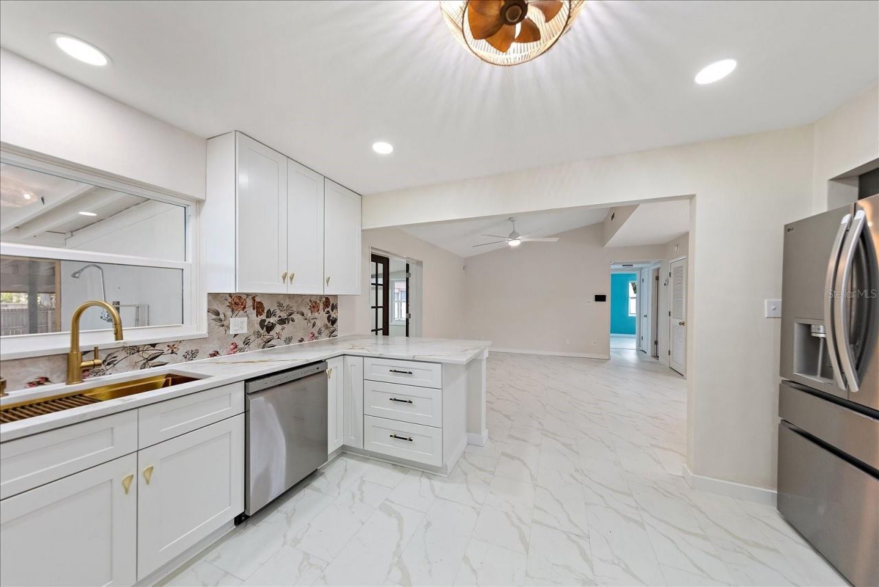 11012 52nd Avenue N, Saint Petersburg, FL 33708 Photo