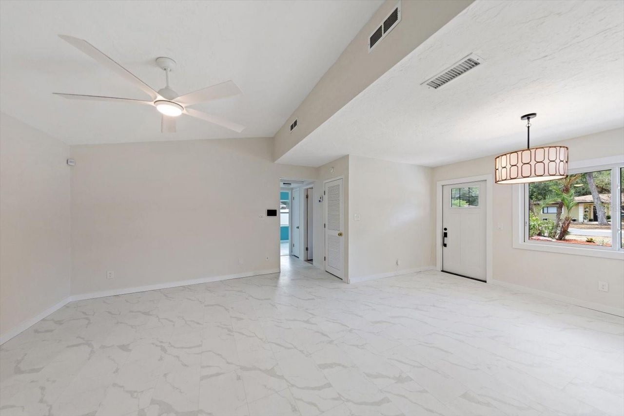 11012 52nd Avenue N, Saint Petersburg, FL 33708 Photo