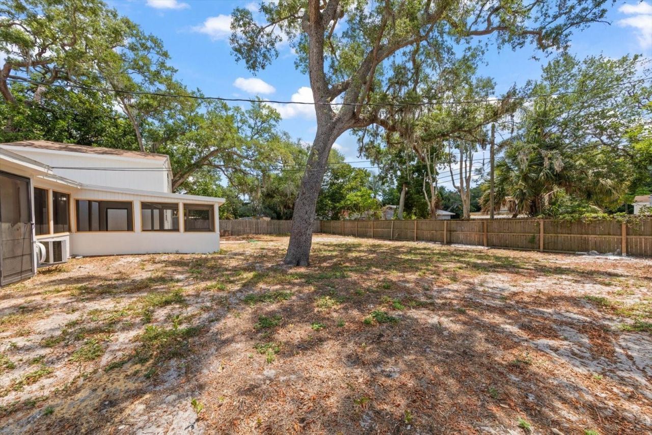 11012 52nd Avenue N, Saint Petersburg, FL 33708 Photo