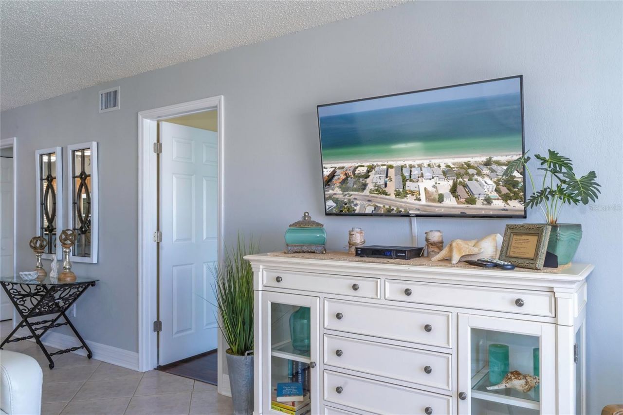 708 Gulf Boulevard , Unit D, Indian Rocks Beach, FL 33785 Photo