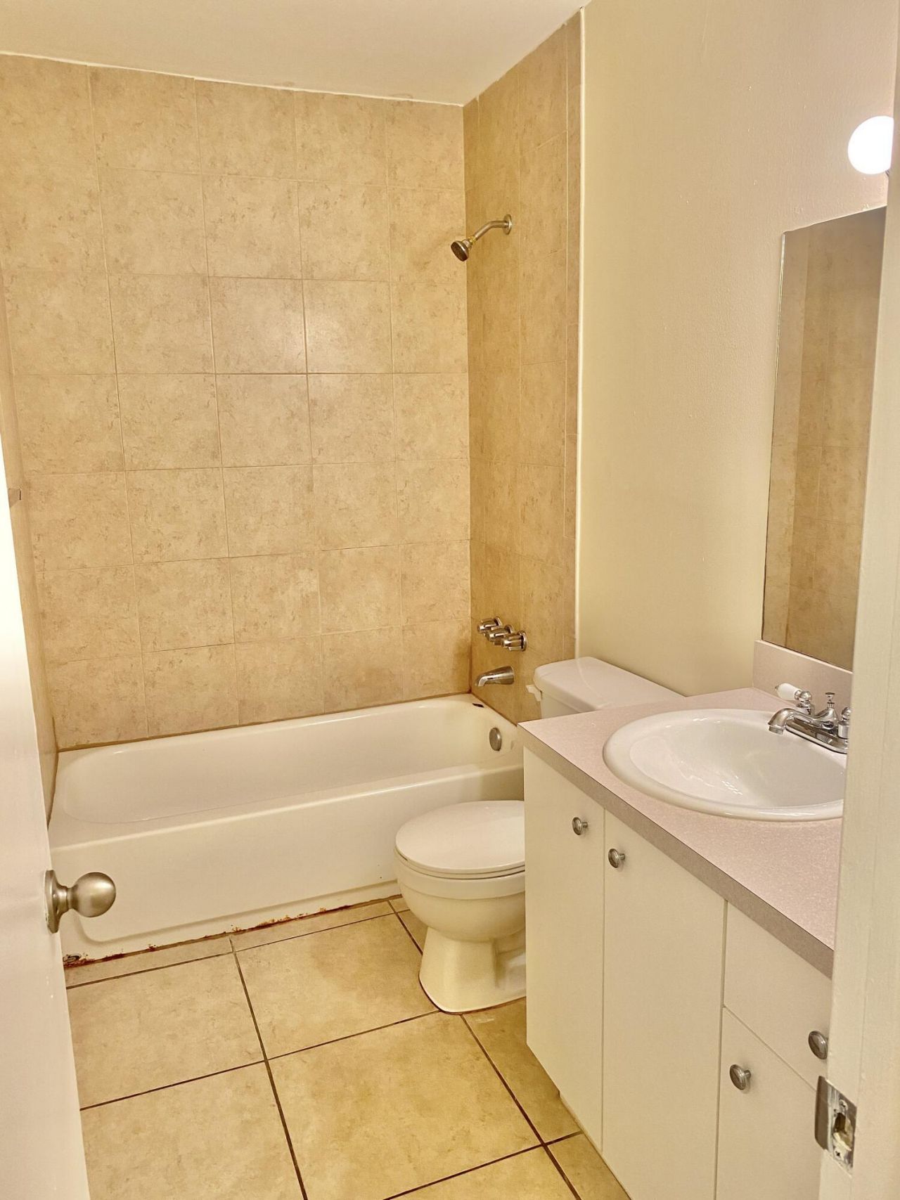 405 Executive Center Drive, Unit 208, West Palm Beach, FL 33401 Photo