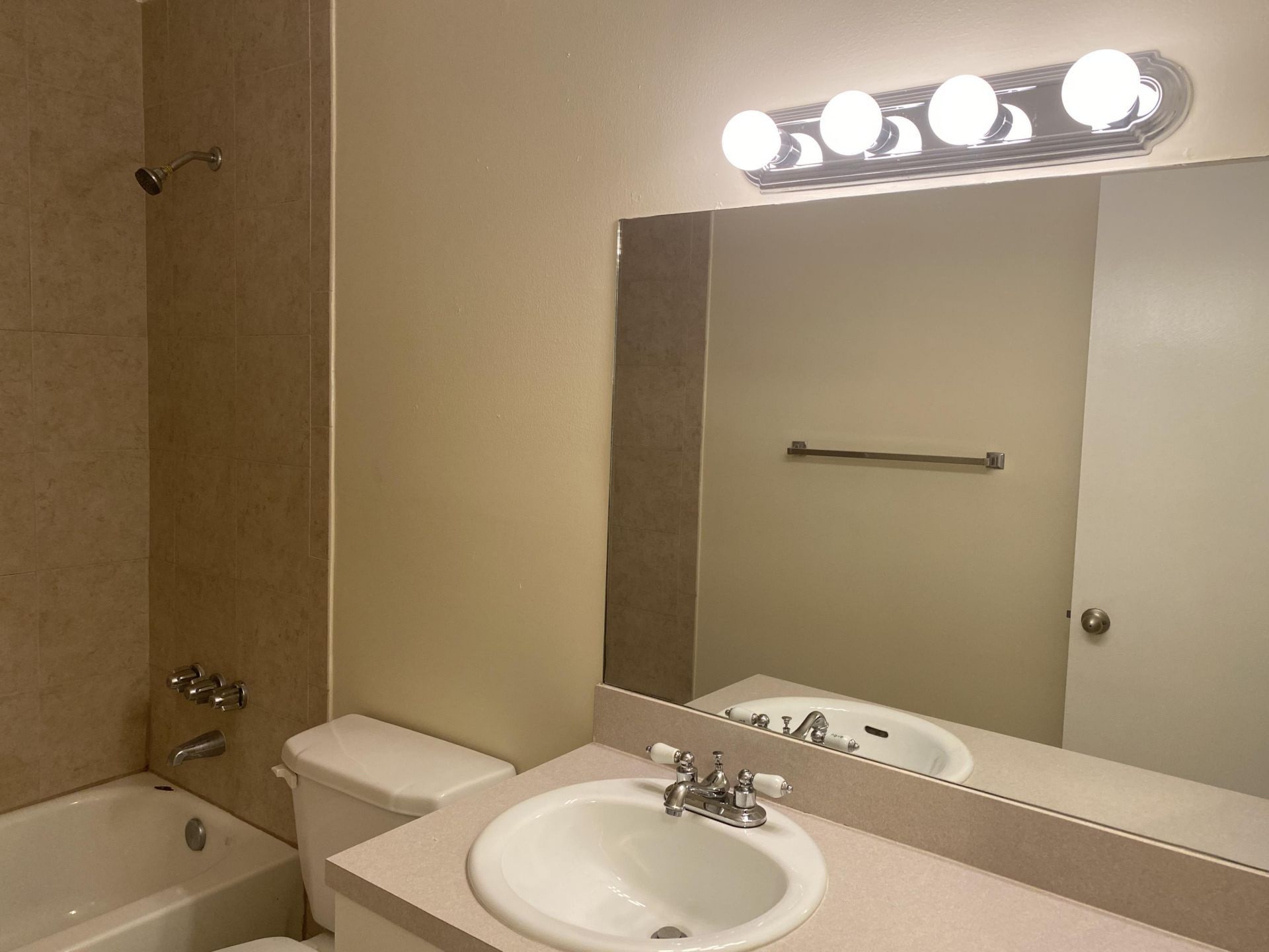405 Executive Center Drive, Unit 208, West Palm Beach, FL 33401 Photo