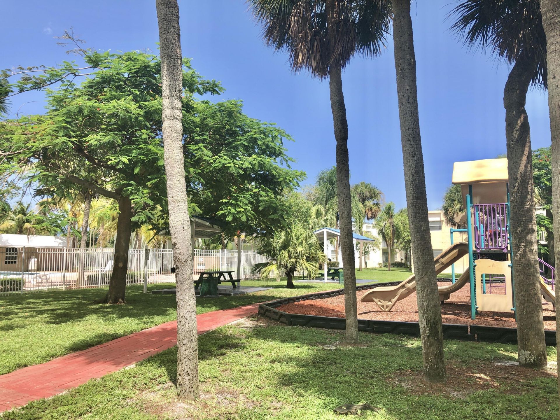 405 Executive Center Drive, Unit 208, West Palm Beach, FL 33401 Photo