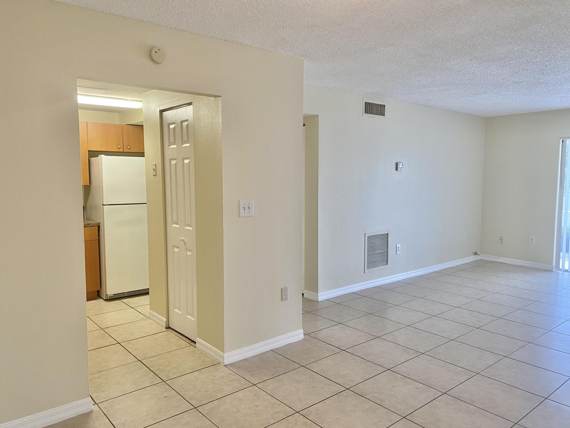 405 Executive Center Drive, Unit 208, West Palm Beach, FL 33401 Photo