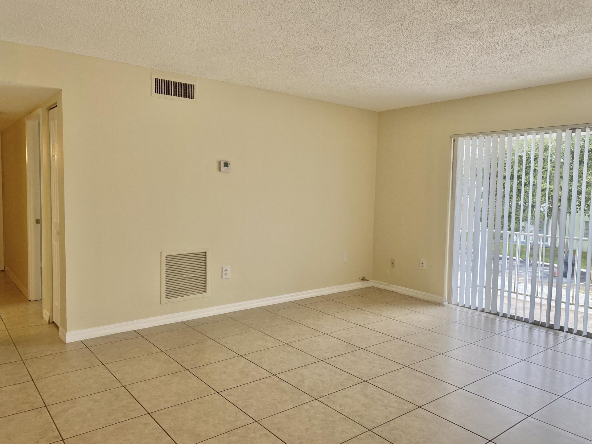 405 Executive Center Drive, Unit 208, West Palm Beach, FL 33401 Photo
