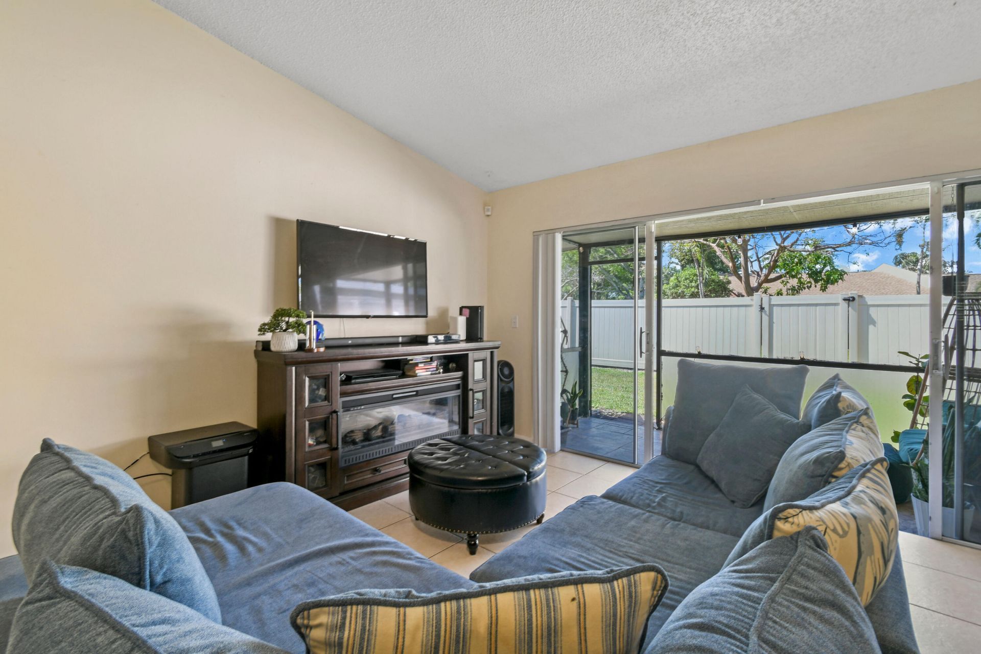 4 Knightsbridge Lane, Boynton Beach, FL 33426 Photo