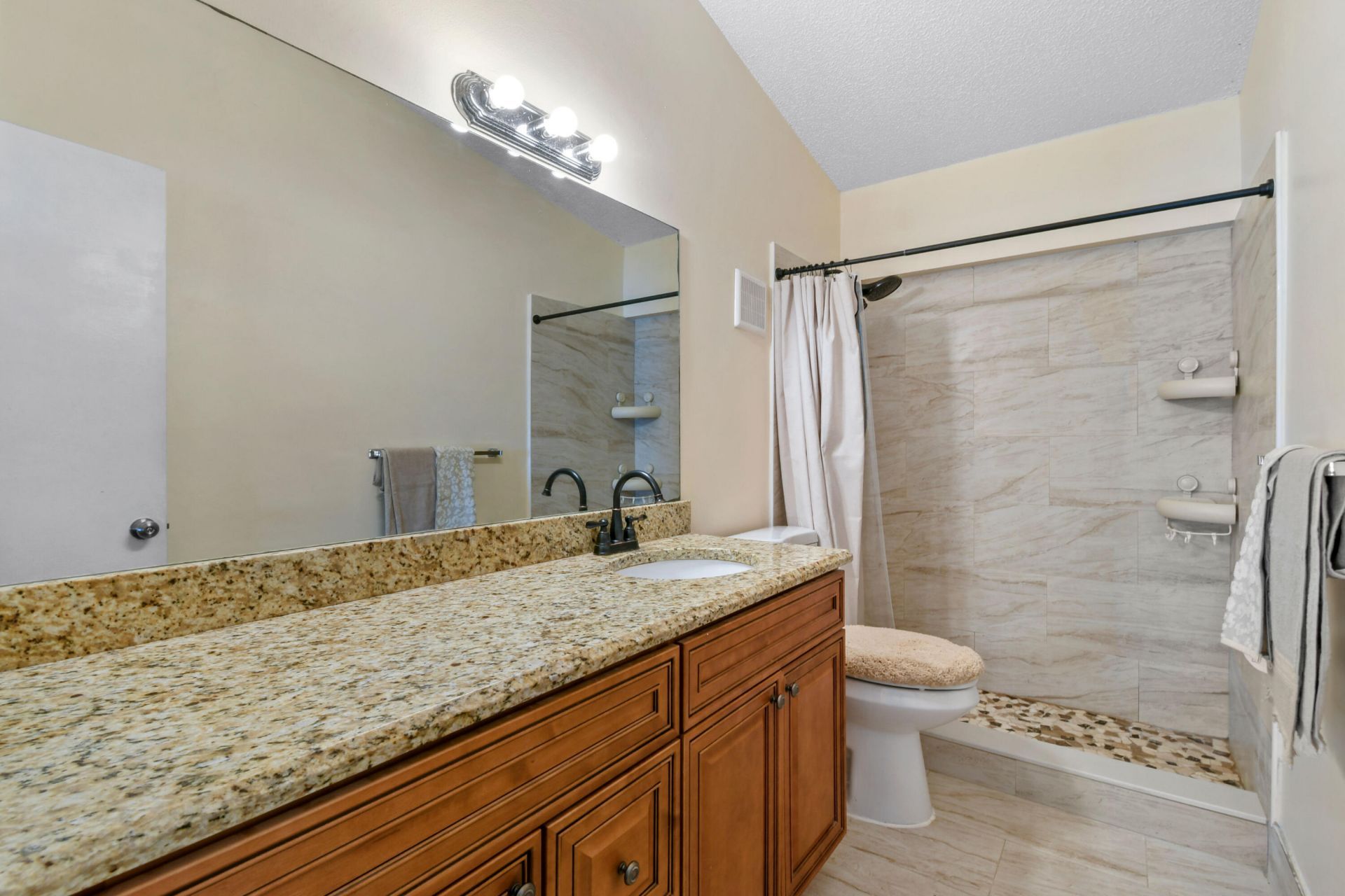 4 Knightsbridge Lane, Boynton Beach, FL 33426 Photo