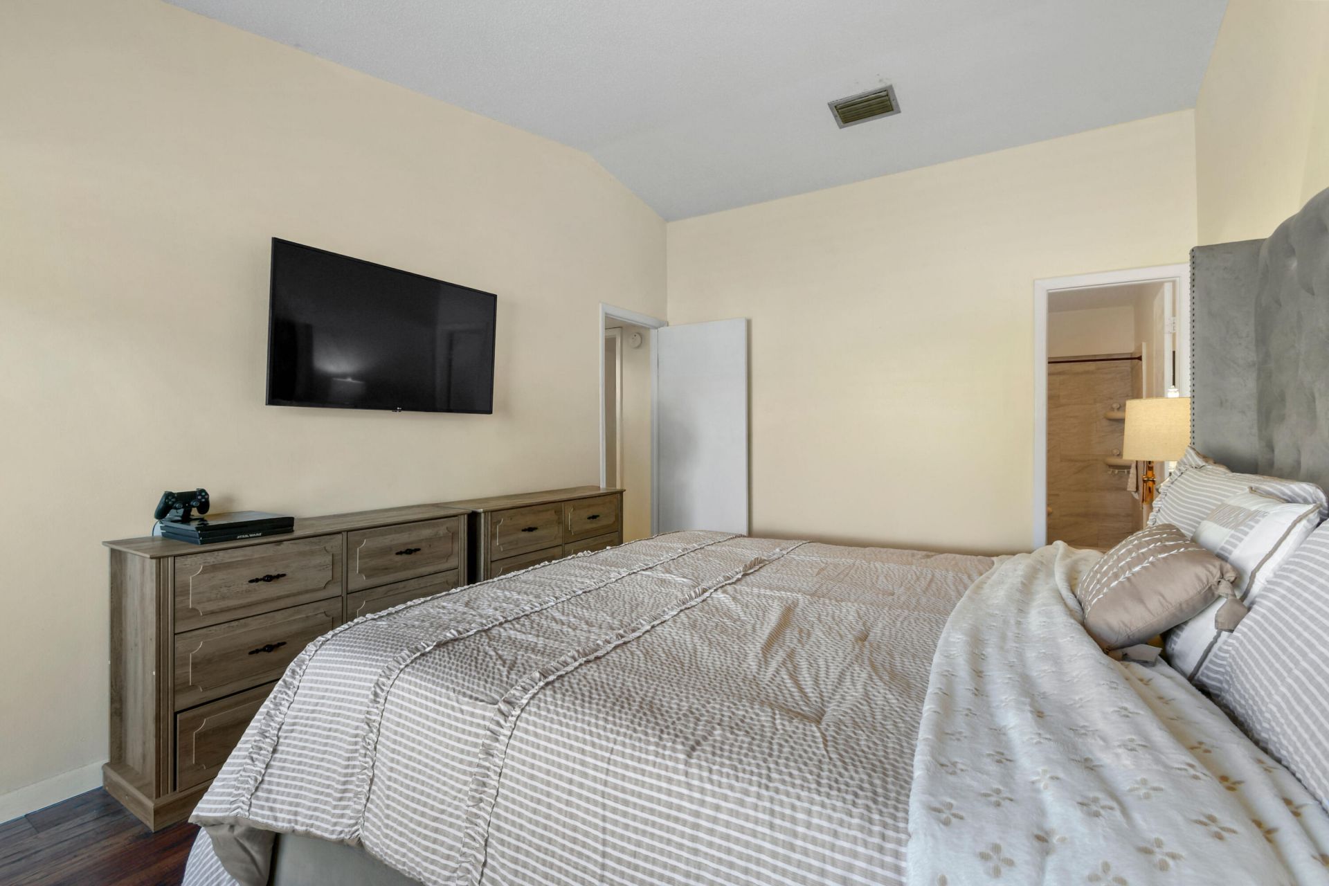 4 Knightsbridge Lane, Boynton Beach, FL 33426 Photo