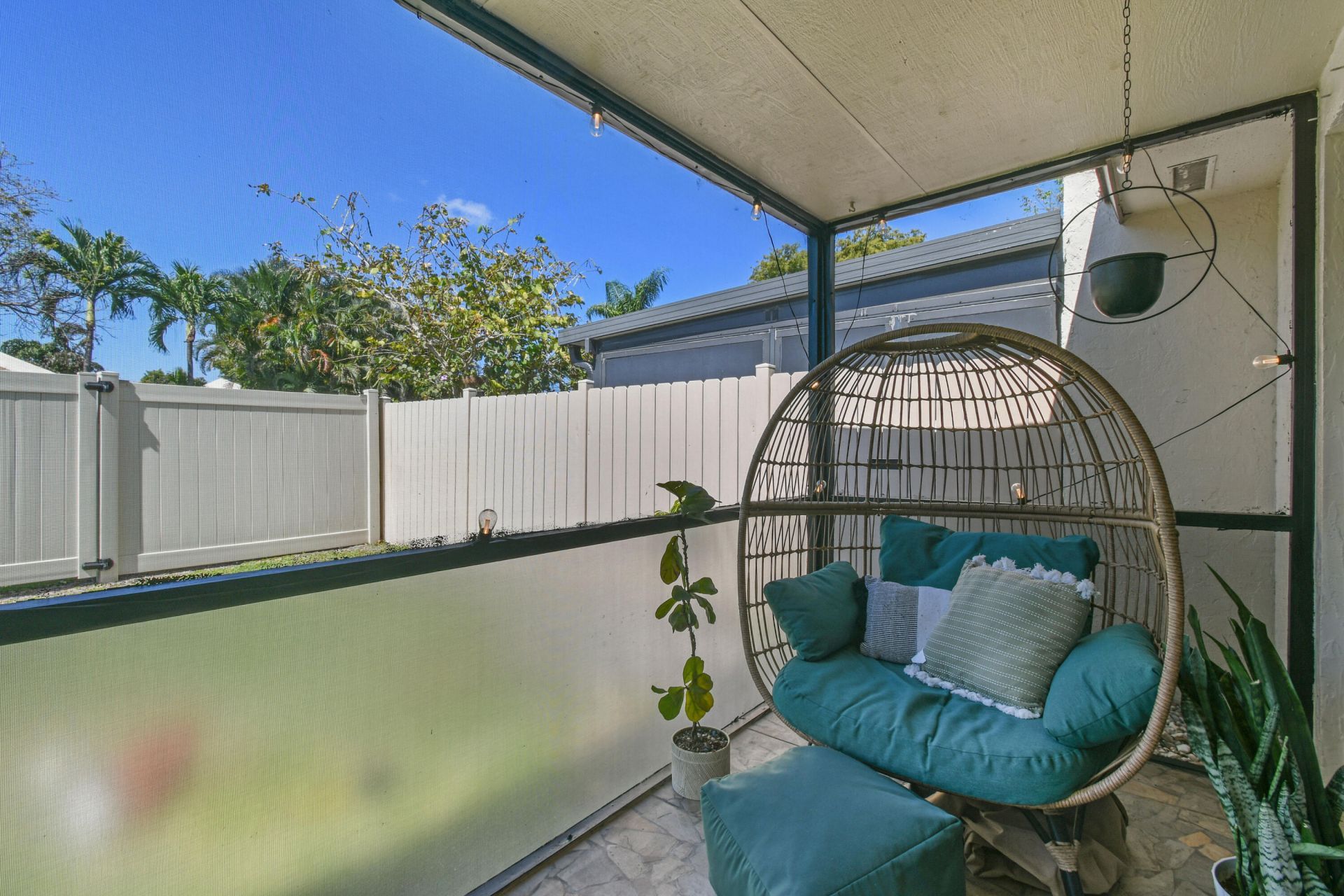 4 Knightsbridge Lane, Boynton Beach, FL 33426 Photo