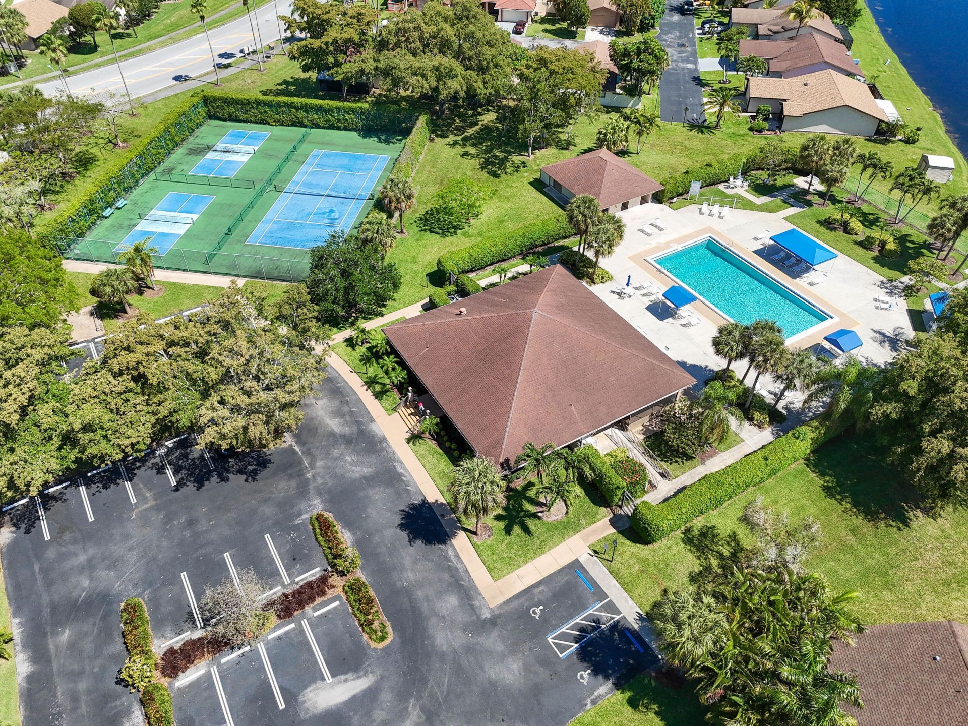 4 Knightsbridge Lane, Boynton Beach, FL 33426 Photo