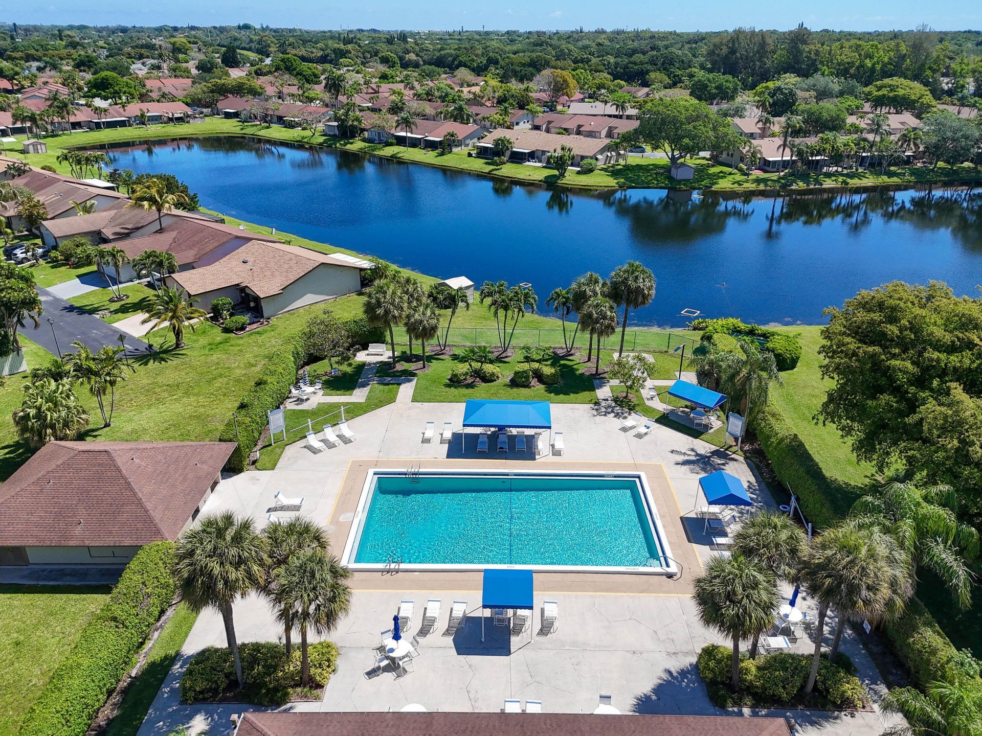 4 Knightsbridge Lane, Boynton Beach, FL 33426 Photo