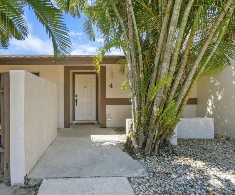 4 Knightsbridge Lane, Boynton Beach, FL 33426 Photo
