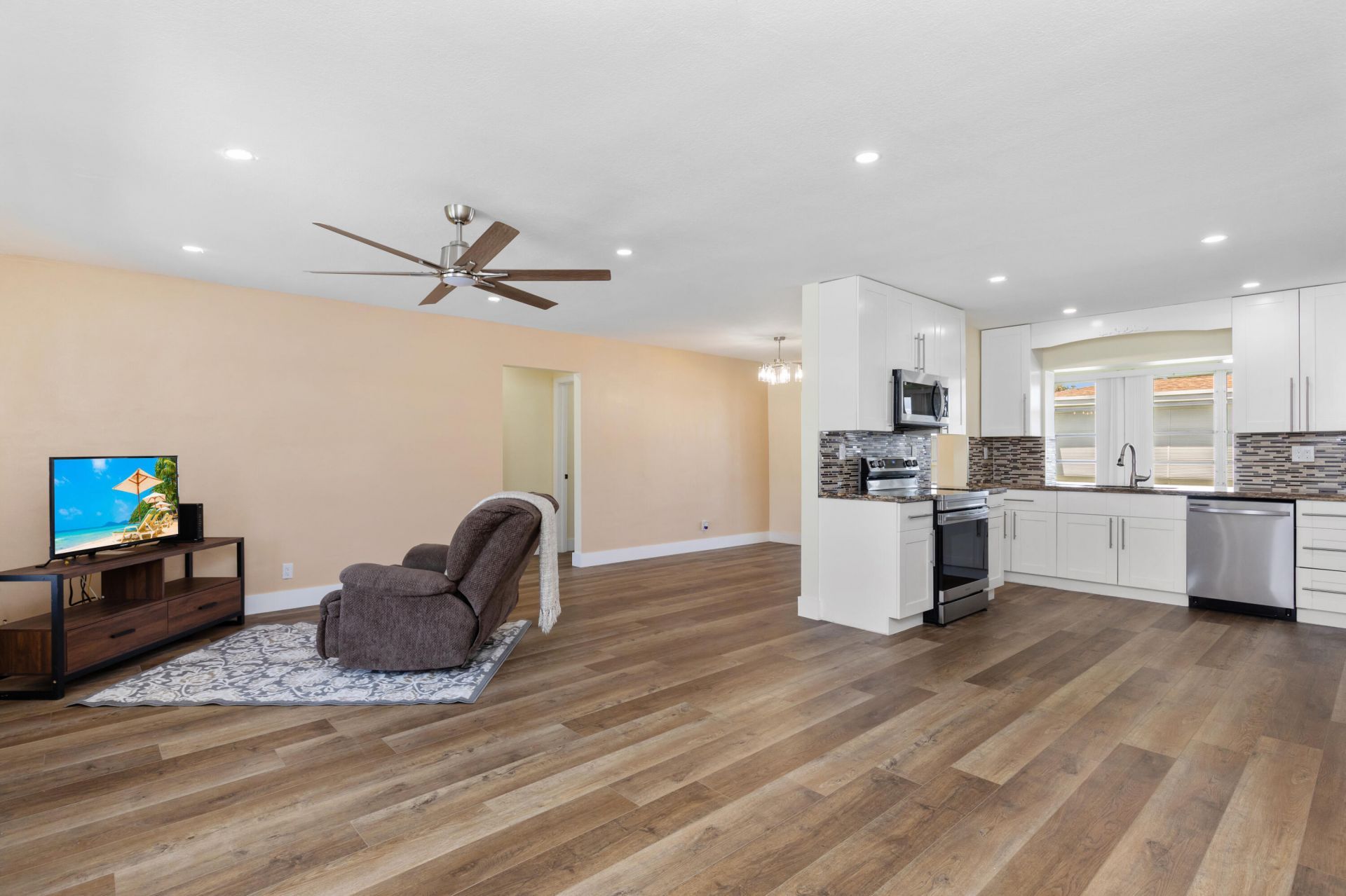 4405 NW 43rd Terrace, Tamarac, FL 33319 Photo