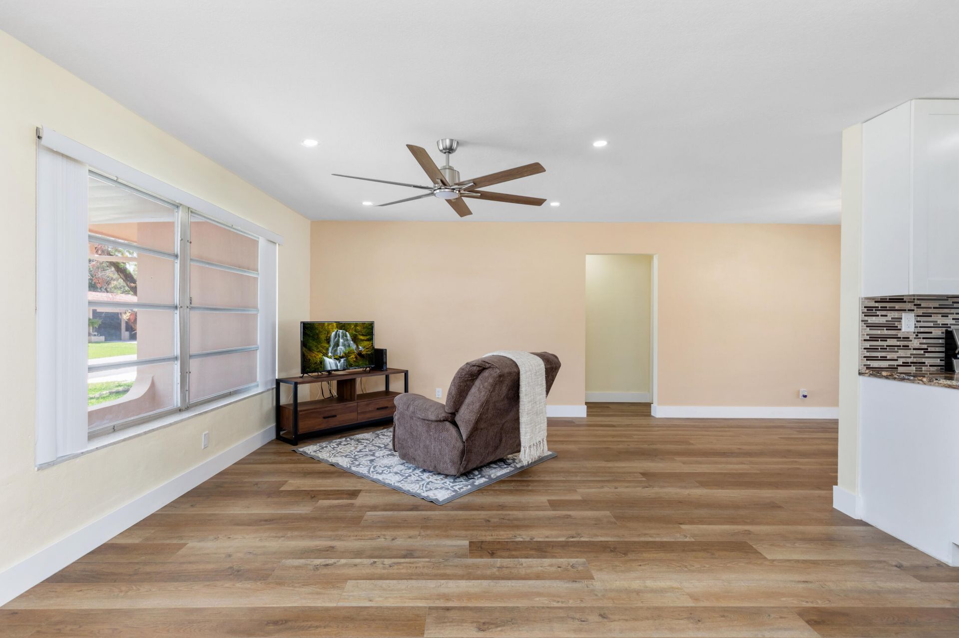 4405 NW 43rd Terrace, Tamarac, FL 33319 Photo