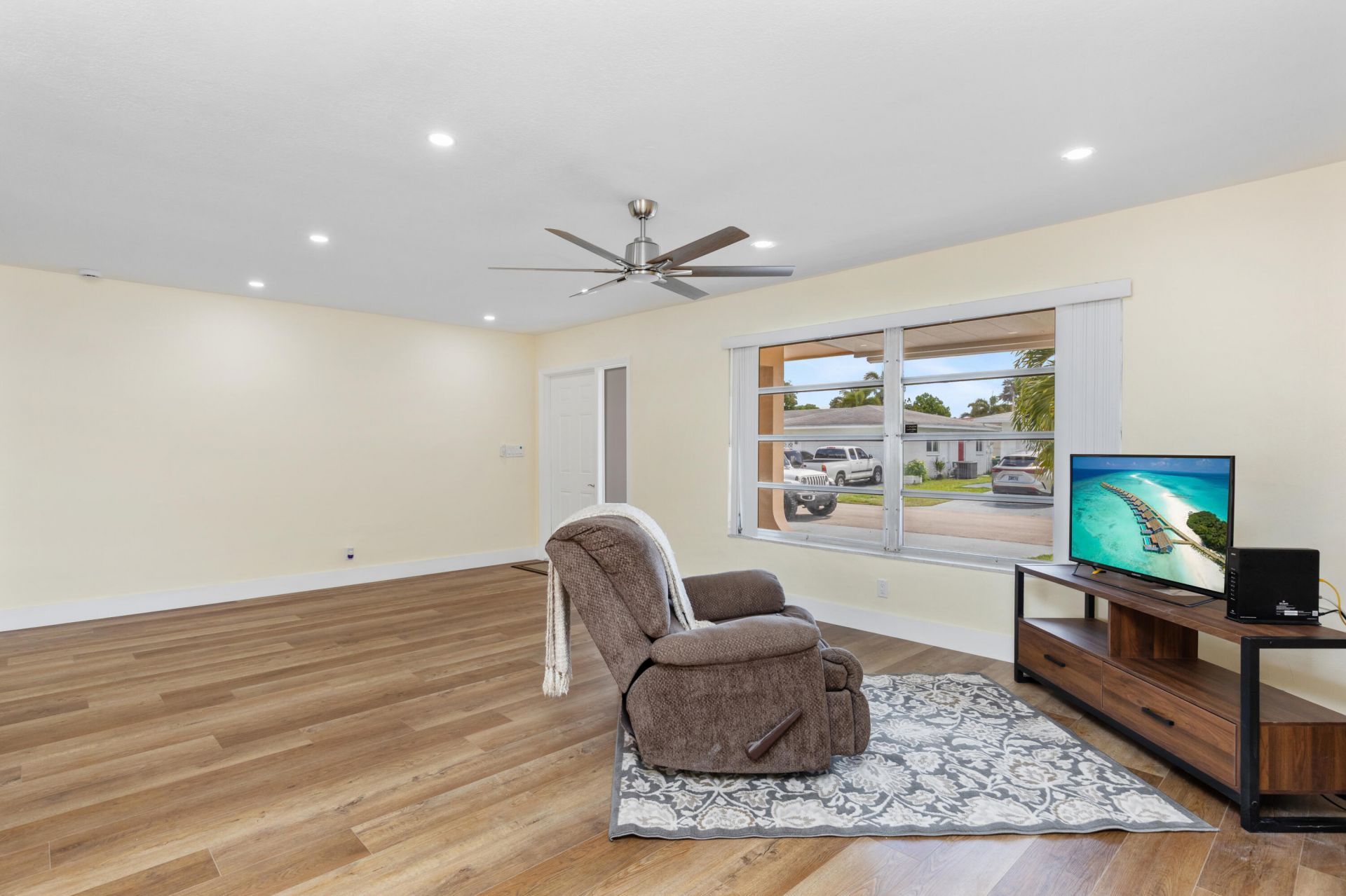 4405 NW 43rd Terrace, Tamarac, FL 33319 Photo