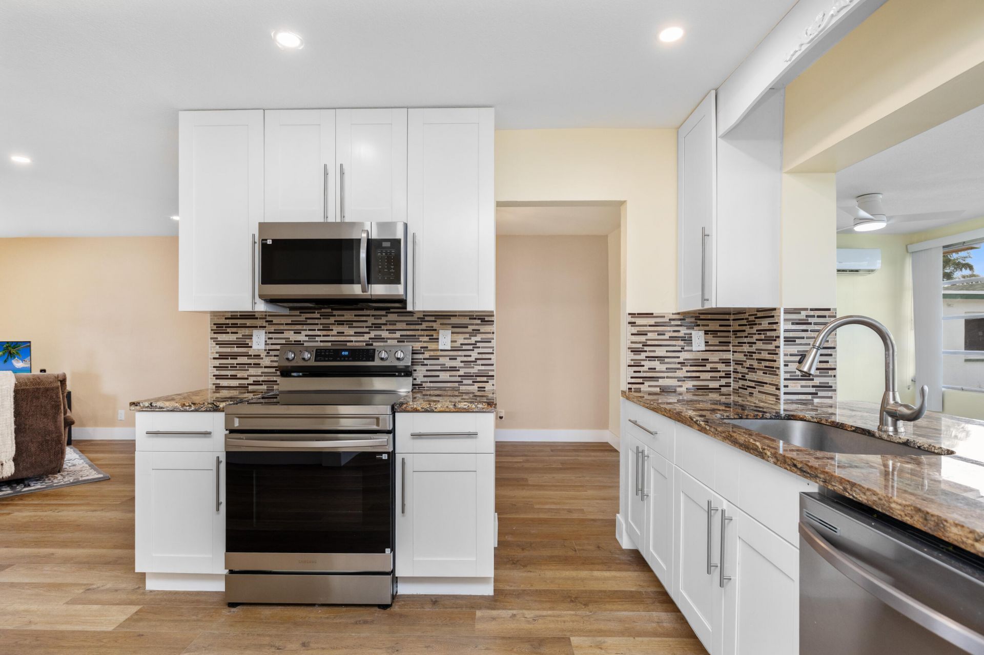 4405 NW 43rd Terrace, Tamarac, FL 33319 Photo