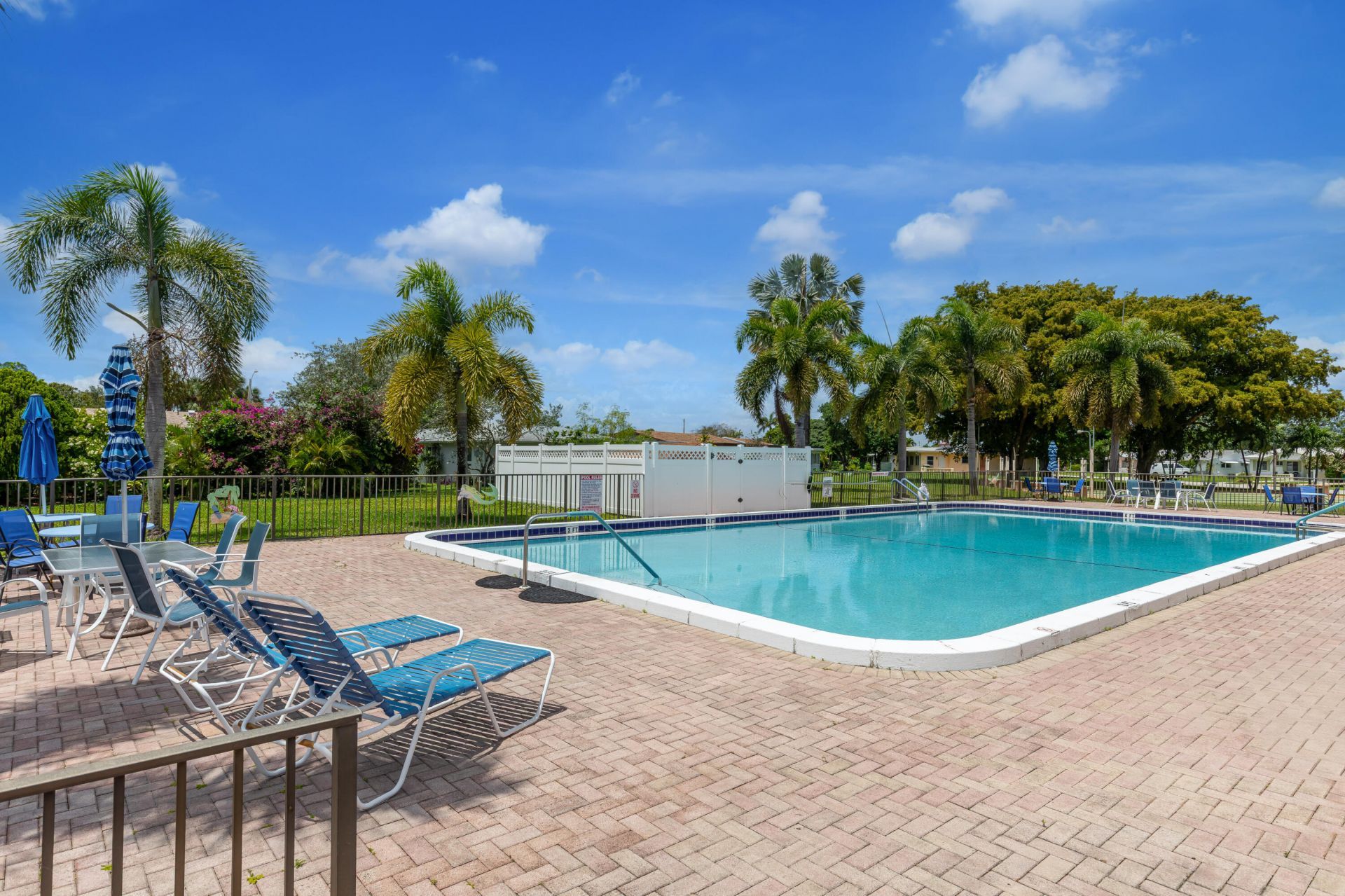 4405 NW 43rd Terrace, Tamarac, FL 33319 Photo