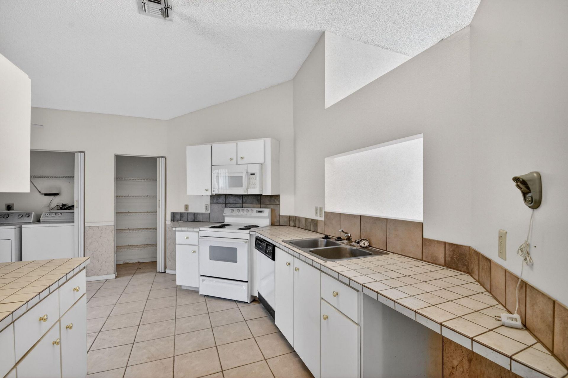 9 Corrie Place, Boynton Beach, FL 33426 Photo