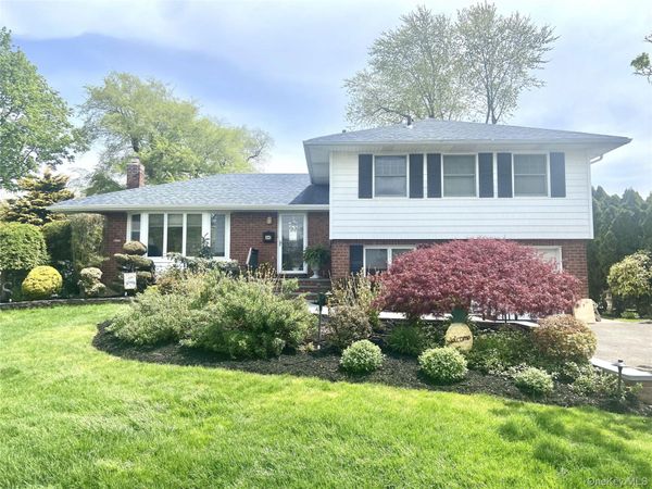 7 Byfield Place, Melville, NY 11747