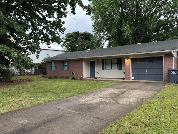 2112 E 14th Street , Russellville, AR 72802
