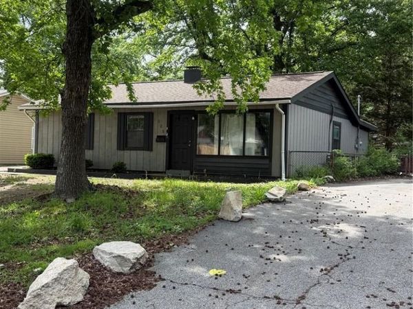 125 Saint Robert Drive, Cahokia, IL 62206