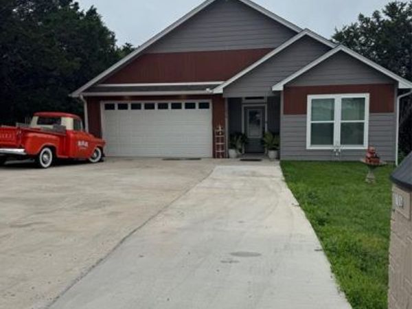 1014 Scenic Drive , Granbury, TX 76048