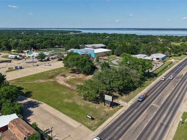 600 E Cedar Creek Parkway , Seven Points, TX 75143
