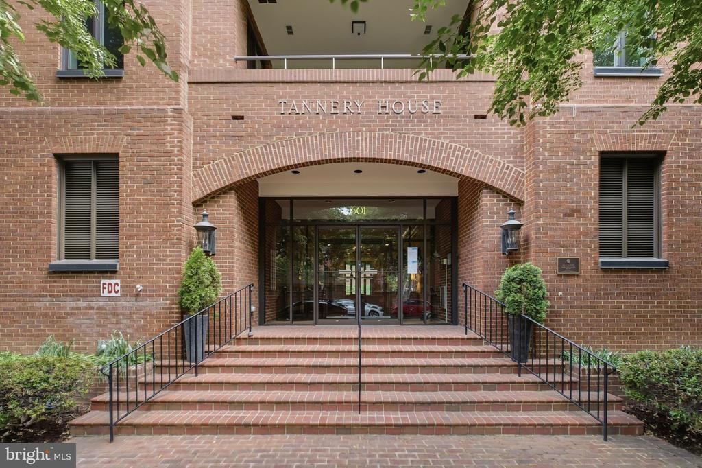 601 Wilkes Street, Unit 301, Alexandria, VA 22314 Main Photo
