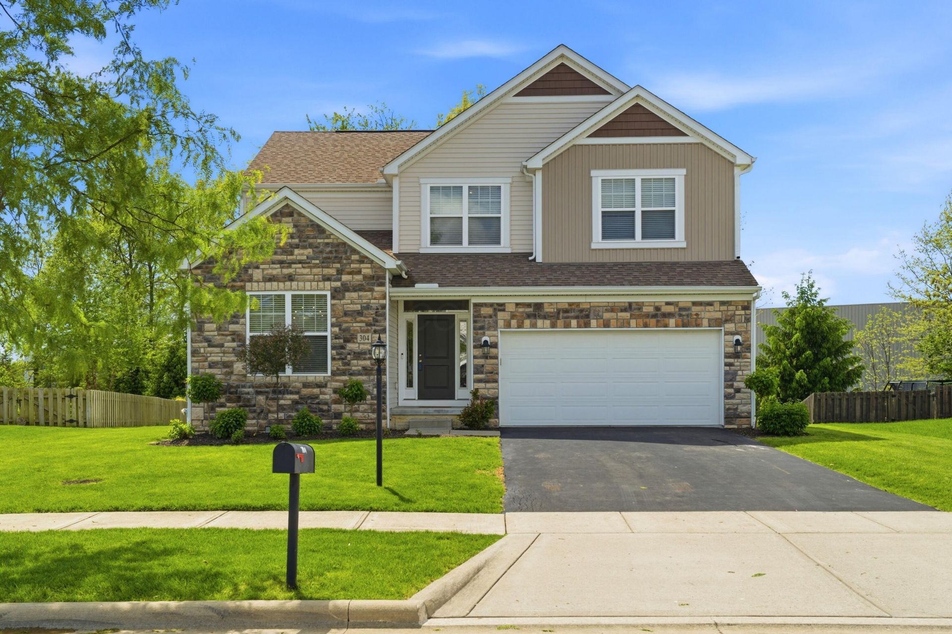 304 Glen Crossing Drive, Etna, OH 43062 Main Photo