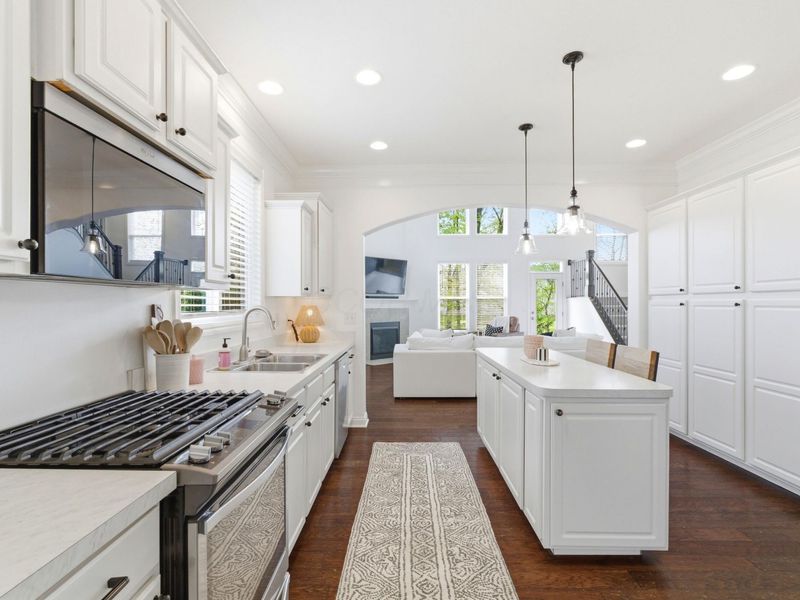 304 Glen Crossing Drive, Etna, OH 43062 Photo 9