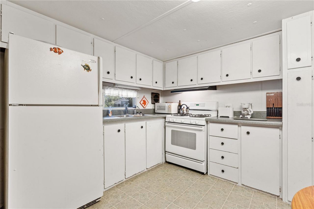2400 San Miguel Avenue , Avon Park, FL 33825 Photo