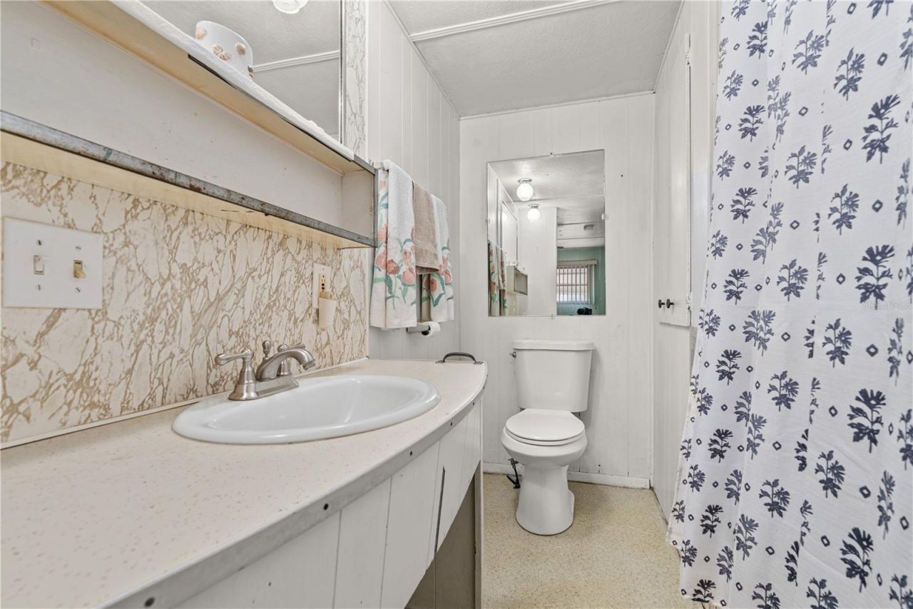 2400 San Miguel Avenue , Avon Park, FL 33825 Photo