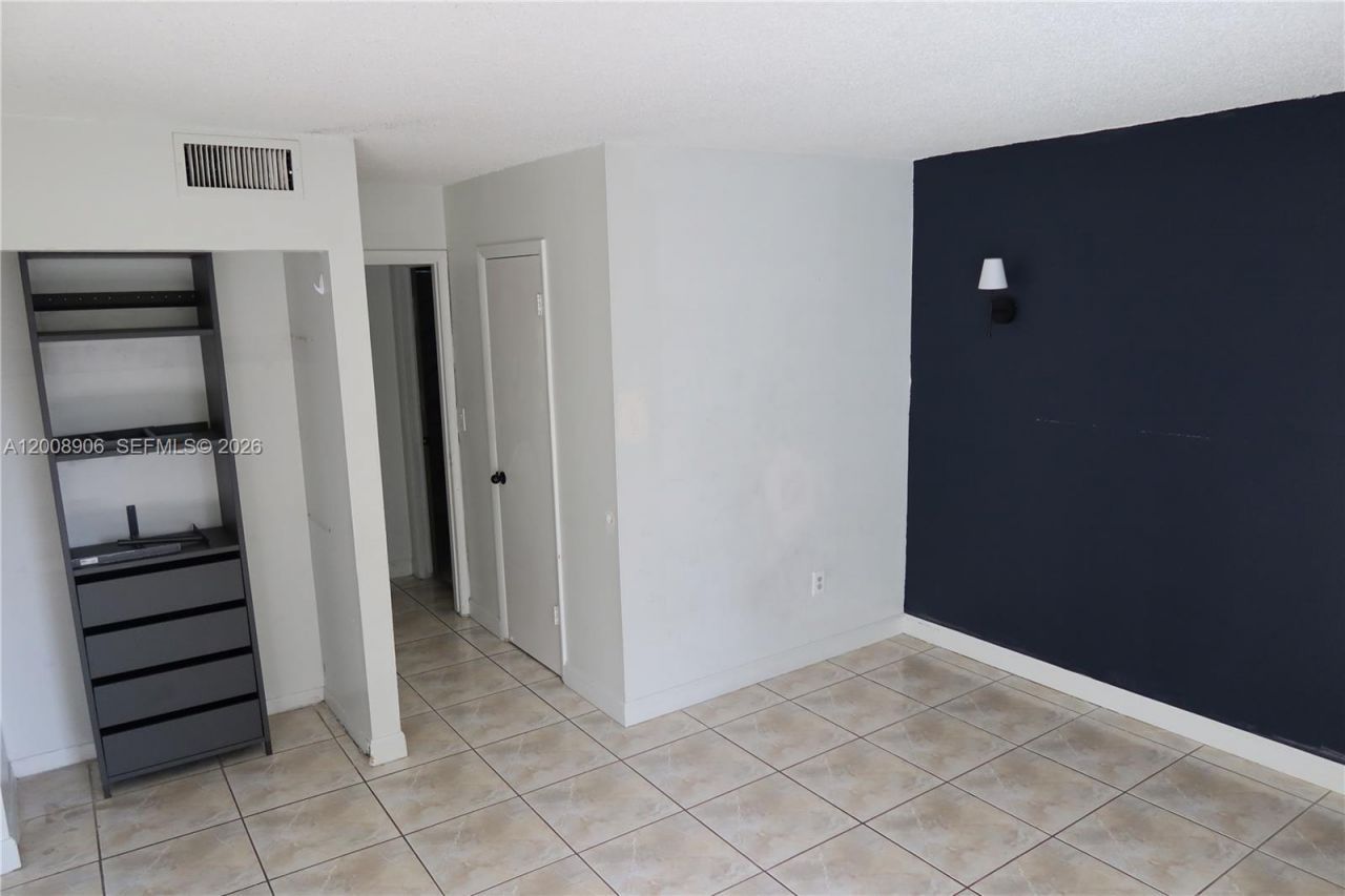 1725 W 60th St, Unit F330, Hialeah, FL 33012 Photo