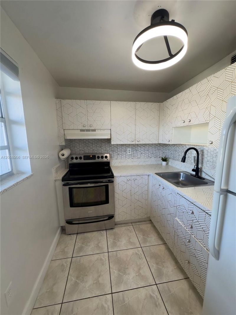 1725 W 60th St, Unit F330, Hialeah, FL 33012 Photo