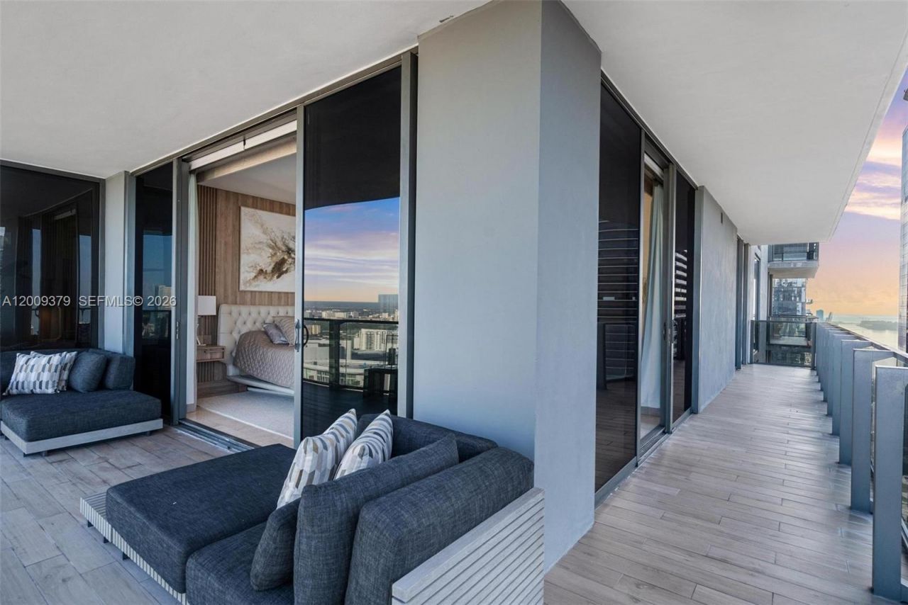 88 SW 7th St , Unit 3801, Miami, FL 33130 Photo